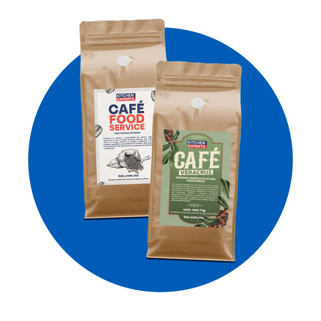 Café mexicano en grano o molido de la marca Kitchen Experts, en presentación de 1 kg. Variedades como café arábica de altura tueste medio originario de Veracruz y mezcla para food service. Ideal para cafeterías, restaurantes y oficinas que buscan calidad, sabor intenso y consistencia en cada taza. Café tostado artesanalmente, perfecto para espresso, prensa francesa o cafetera tradicional. ¡Compra café gourmet mexicano al mayoreo con envío a todo México!