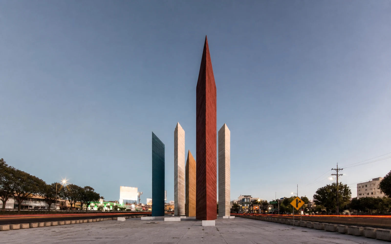 Torres de Satélite en Naucalpan, referencia de la sucursal Kitchen Experts CDMX