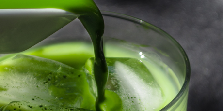 Matcha Coco Latte con vainilla DaVinci y leche vegetal. Refrescante, sin lactosa y perfecto para quienes buscan una bebida saludable, cremosa y deliciosa.