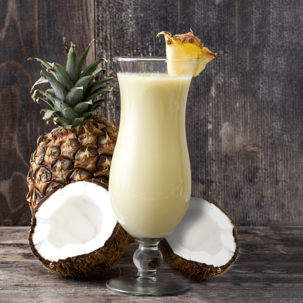 Disfruta del delicioso Piña Colada Frappé, una mezcla cremosa de piña y coco ideal para cualquier ocasión. Refrescante, exótico y perfecto para el verano.