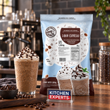 Base Big Train Espresso Bolsa 1.59 kg con bebida preparada y letrero Kitchen Experts integrado en la escena