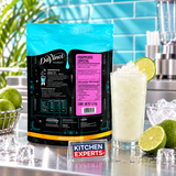 Escena promocional Base DaVinci Cookies and Cream con letrero KEX