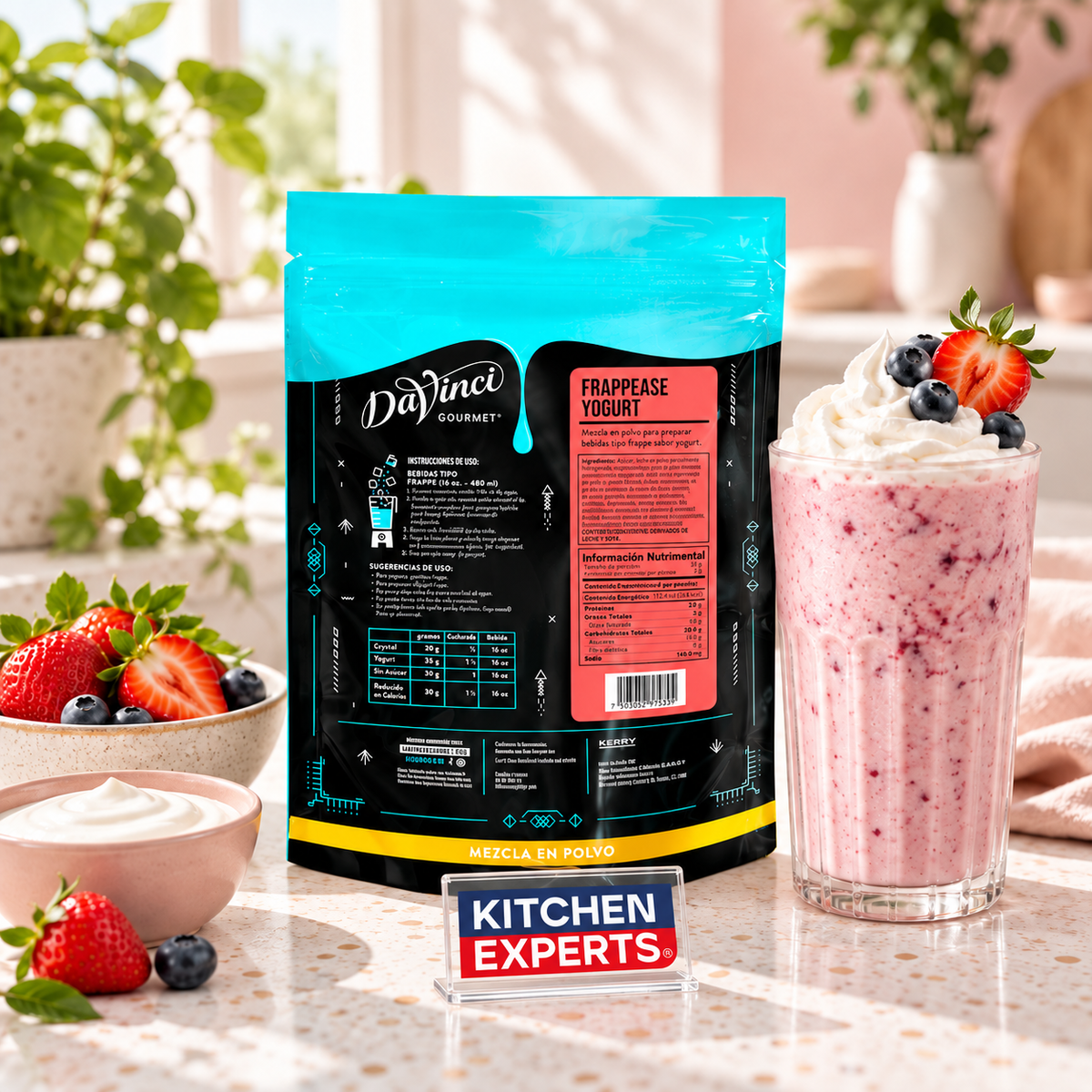 Escena promocional Base DaVinci Frappease Yogurt con letrero KEX