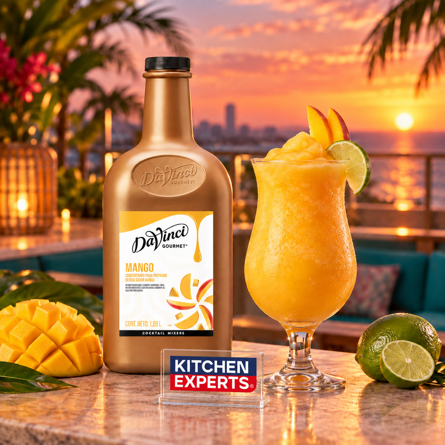 Escena promocional Concentrado Cocktail Mixers Mango | 1.89 Litros con letrero KEX