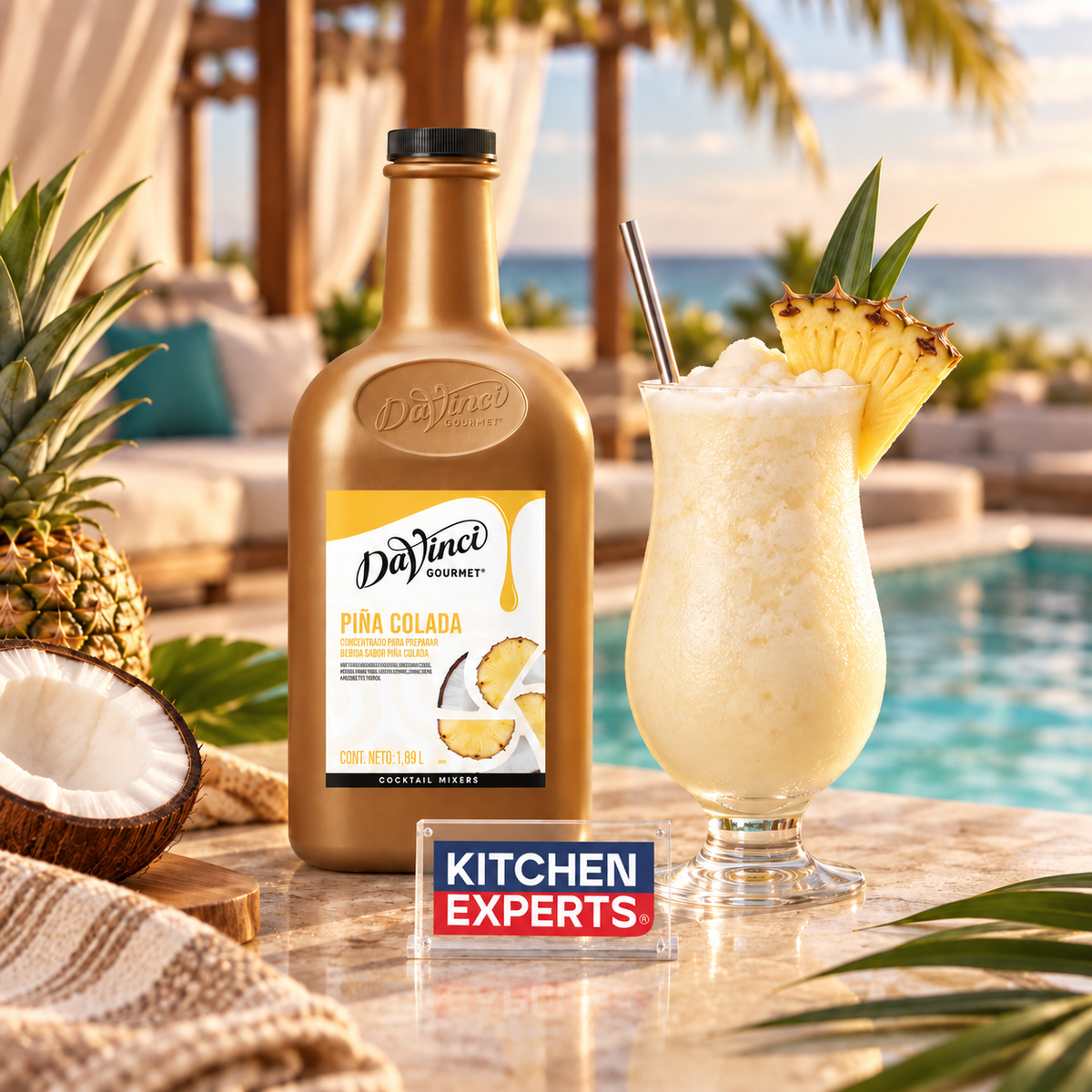 Escena promocional Concentrado Cocktail Mixers Piña Colada | 1.89 Litros con letrero KEX
