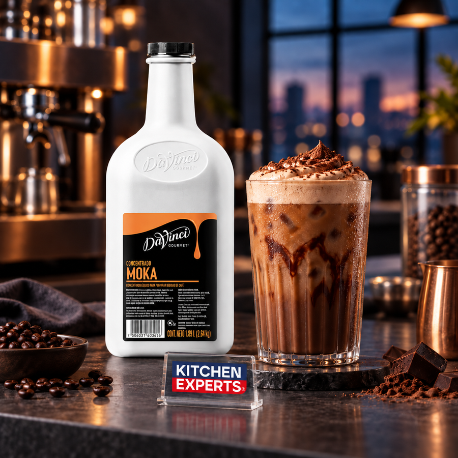Escena promocional Concentrado de Café DaVinci Sabor Moka | 1.89 Litros con letrero KEX
