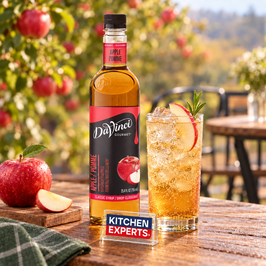 JARABE DAVINCI GOURMET JARABE DE MANZANA 750 MILILITROS en escena con letrero KEX