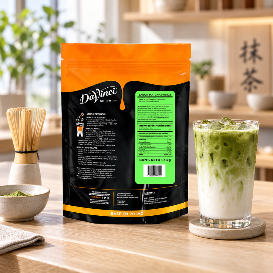 Base DaVinci Matcha Freeze preparada en una bebida, imagen de ambiente KEX