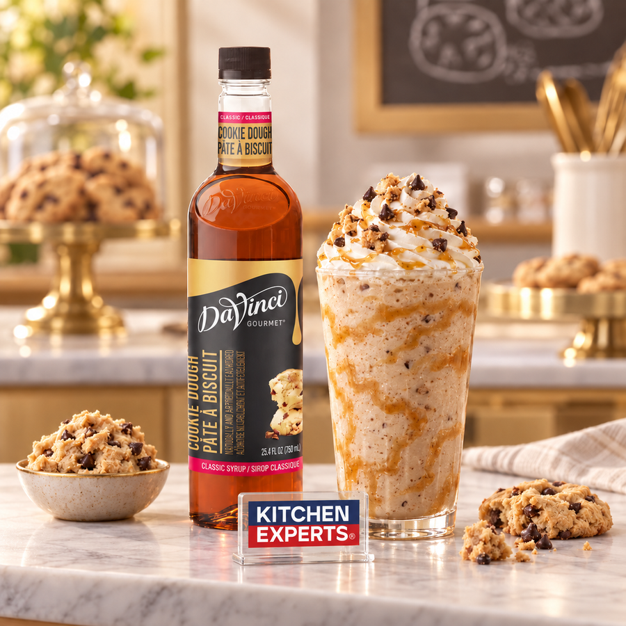 Jarabe DaVinci Cookie Dough Botella 750 ml en escena con letrero KEX