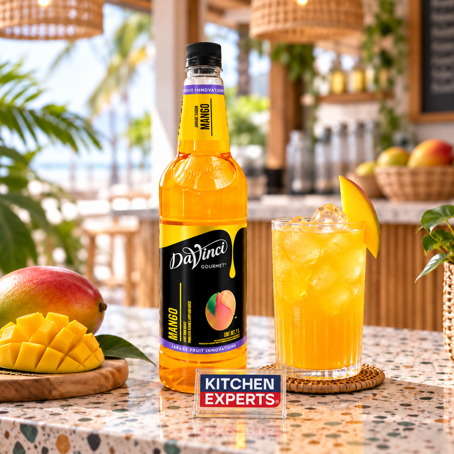 Jarabe Fruit Innovation DaVinci Mango Botella 1 Litro en escena de cafetería con letrero KEX al centro